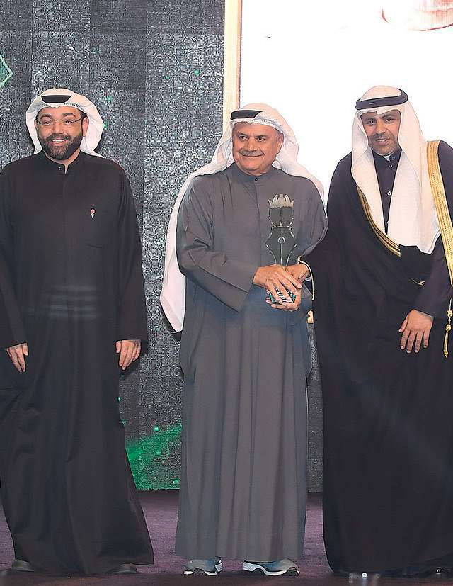 Recognizing Mr. Faisal Al-Mutawa in the Annual Gala of Al-Anbaa Newspaper