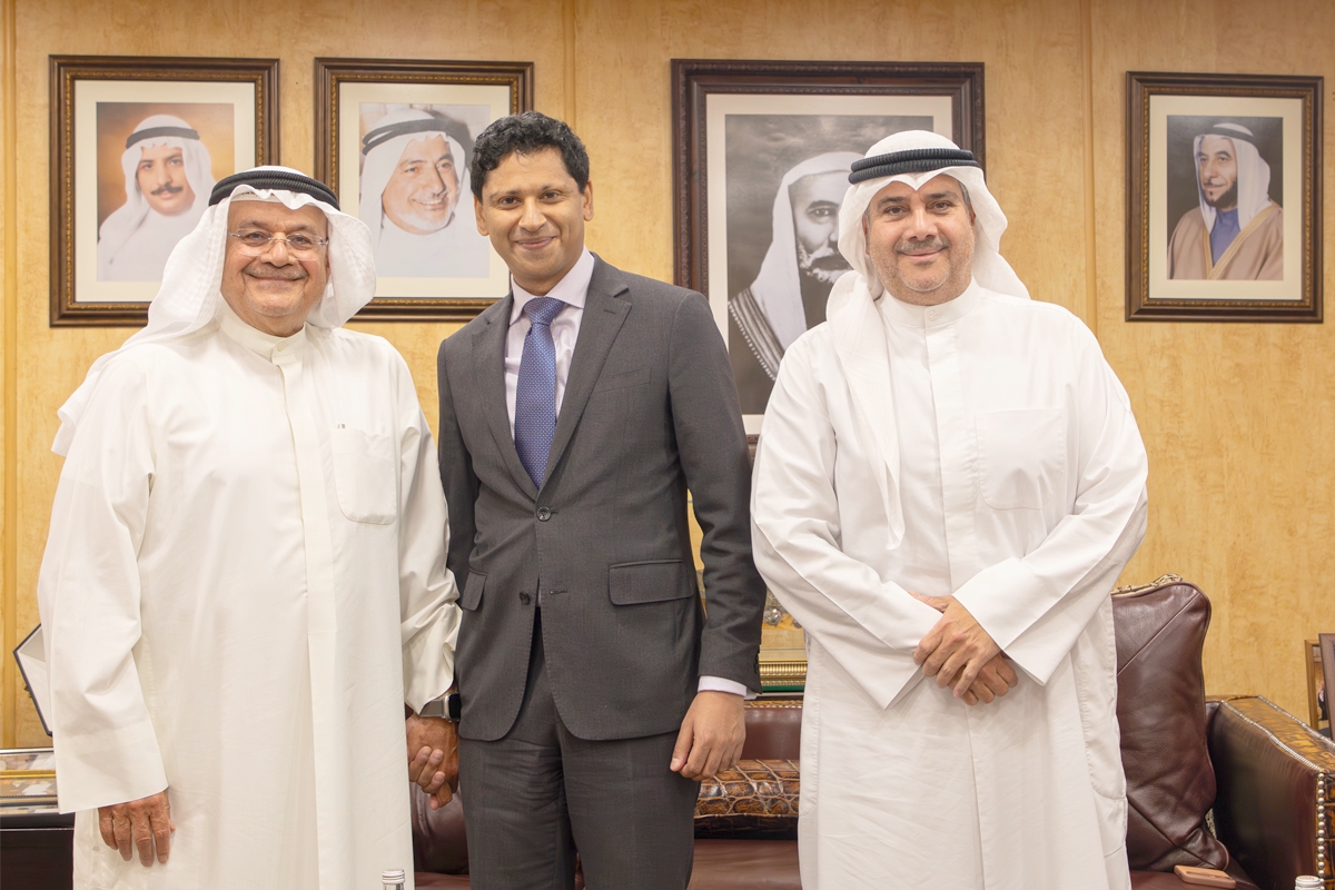 فيصل المطوع بحث التعاون مع السفير البريطاني